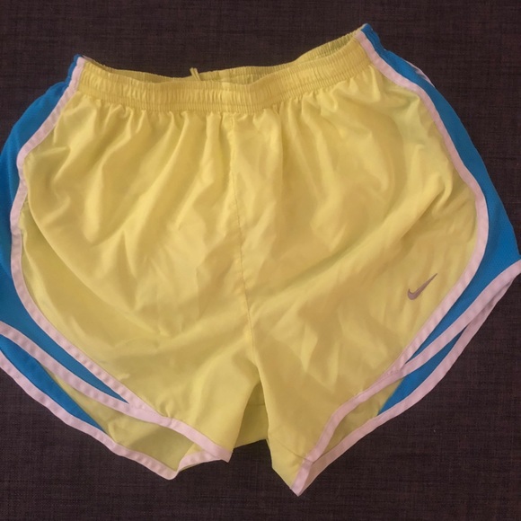 Nike running shorts - Picture 1 of 1